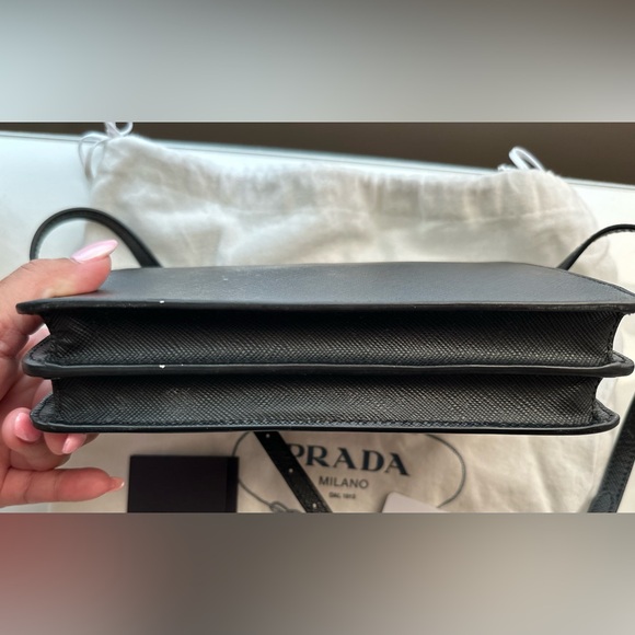 Prada Black Saffiano Bow crossbody - Picture 3 of 15